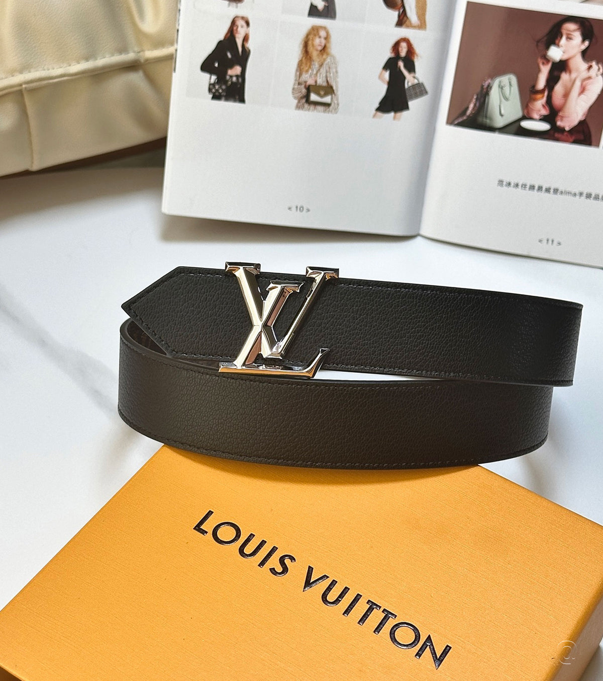 Кожен двустранен колан