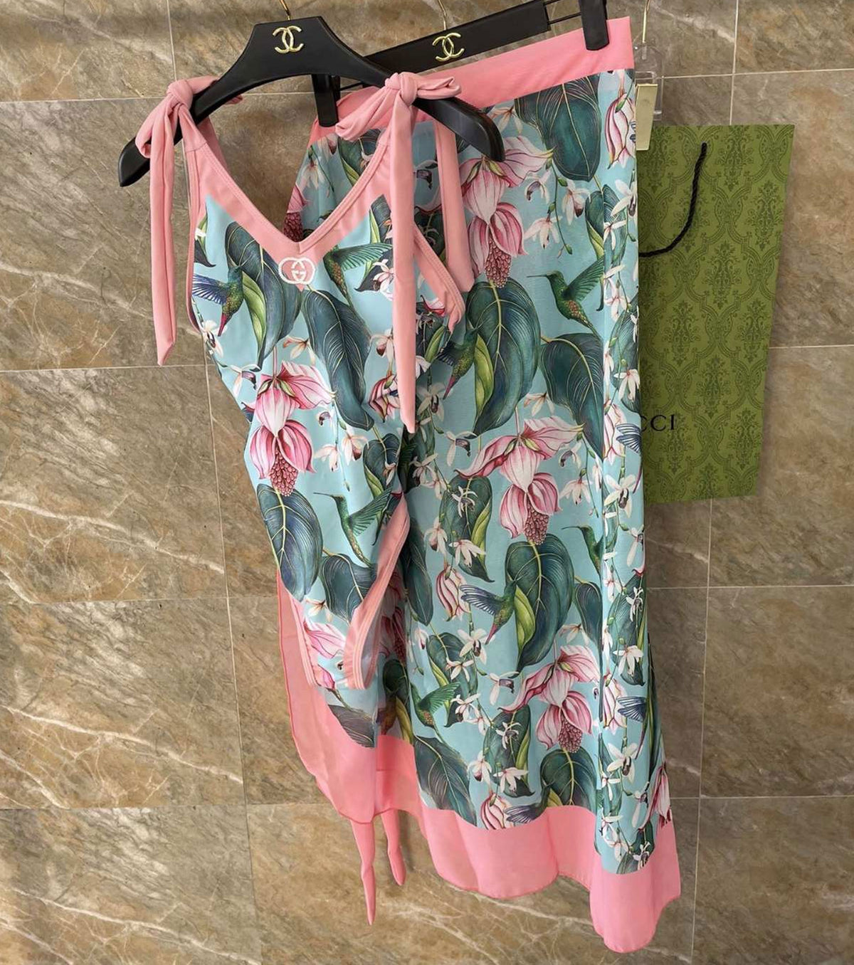 БАНСКИ КОСТЮМ