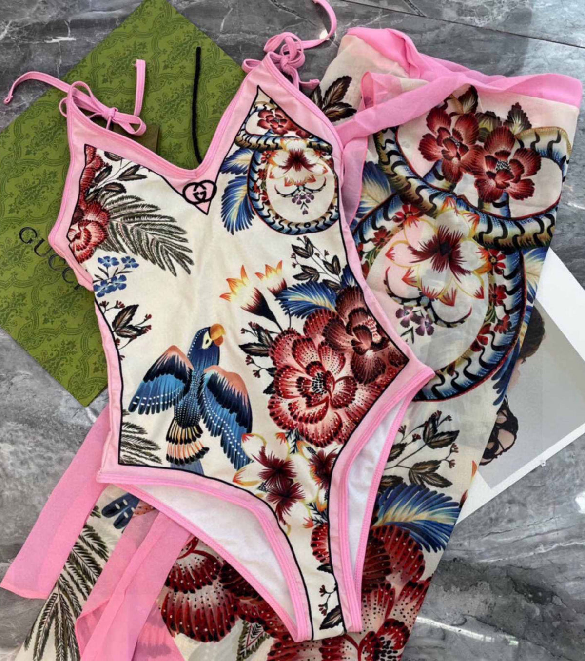 БАНСКИ КОСТЮМ