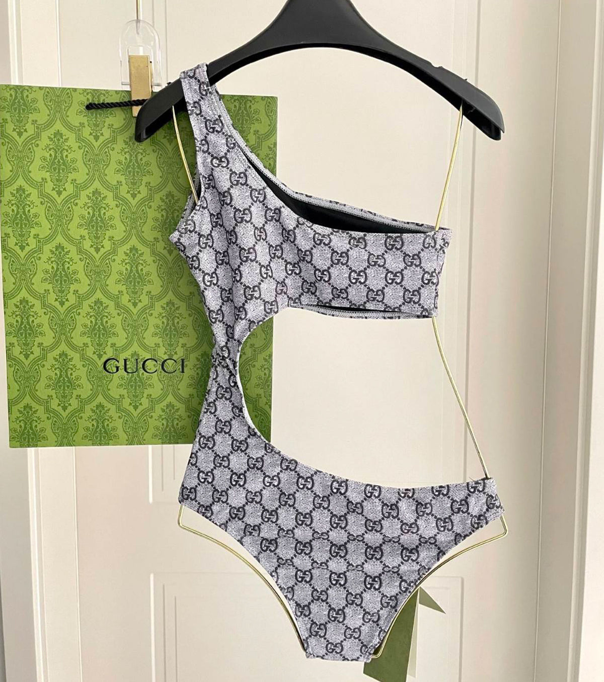 БАНСКИ КОСТЮМ