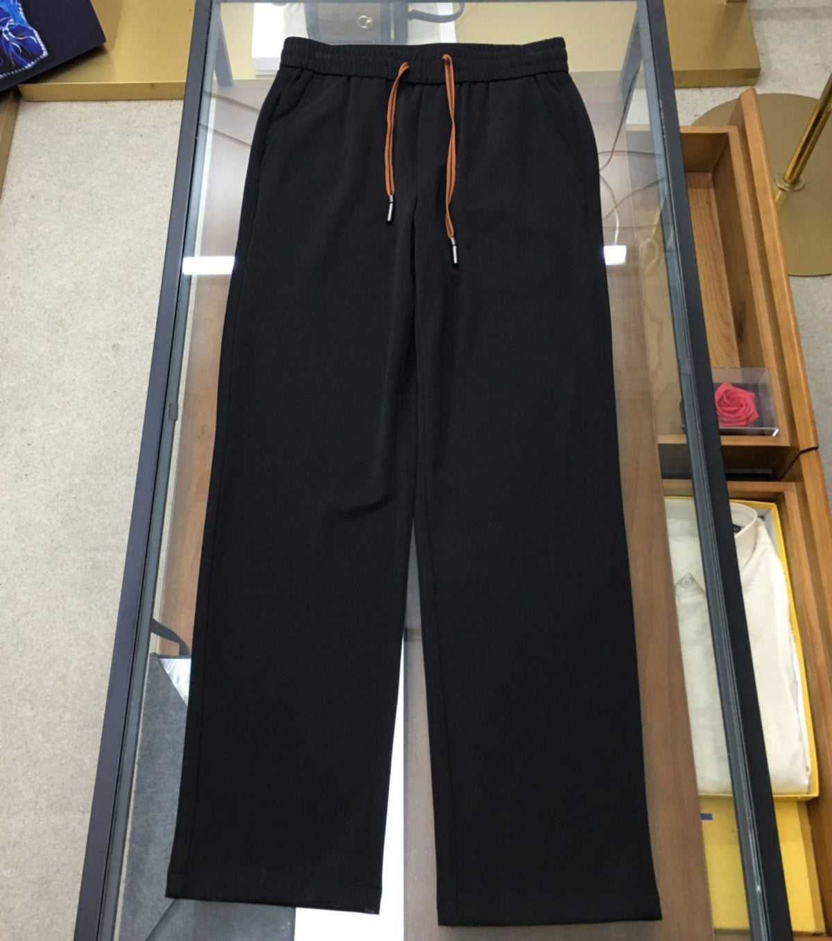 Straight-leg trousers