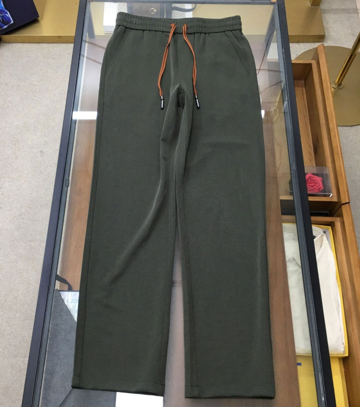 Straight-leg trousers