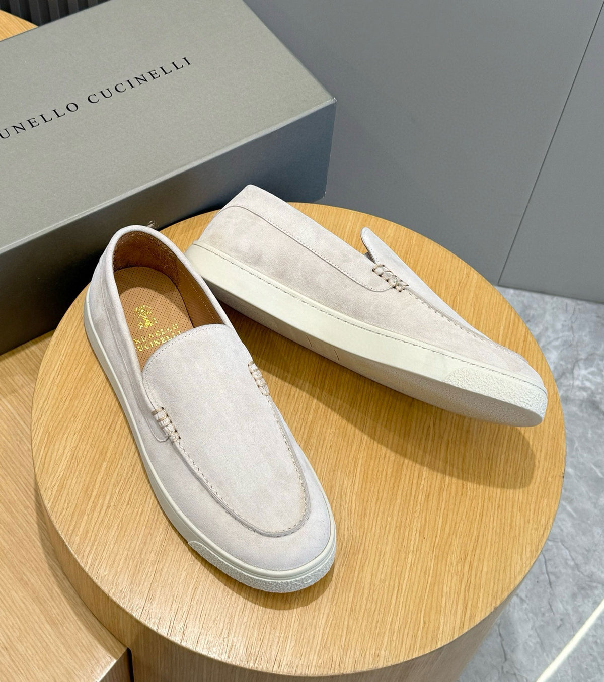 Chevron-effect suede loafers