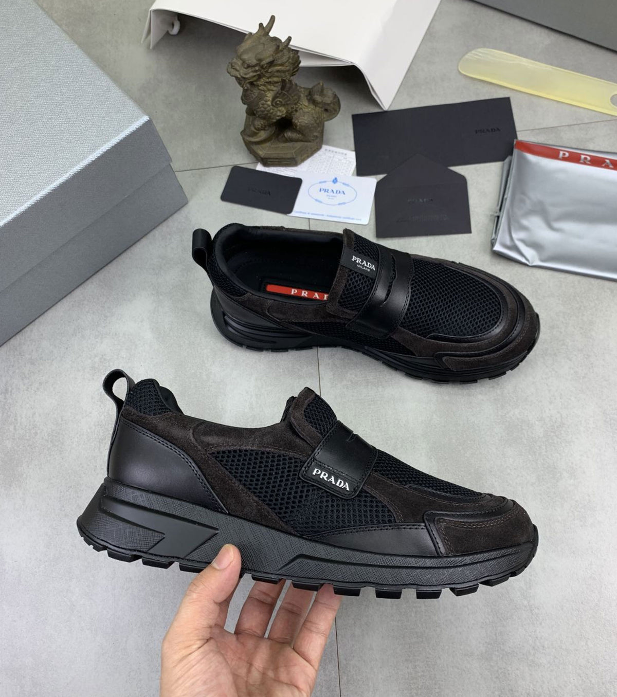 Leather and mesh fabric loafers