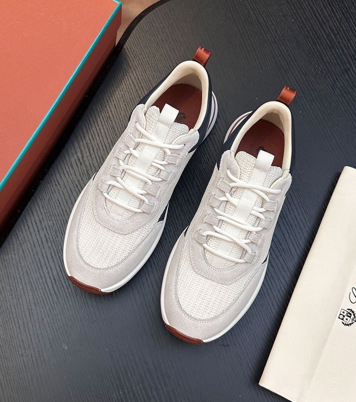 Sneaker