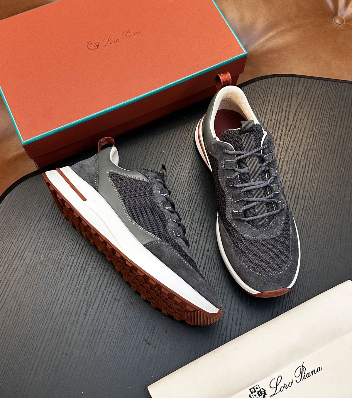 Sneaker