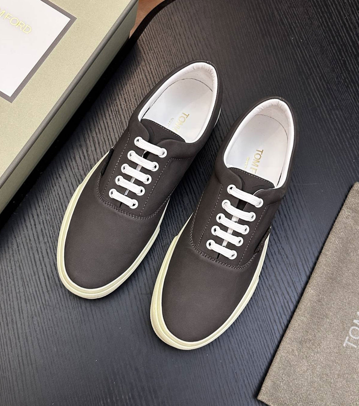 Men sneaker