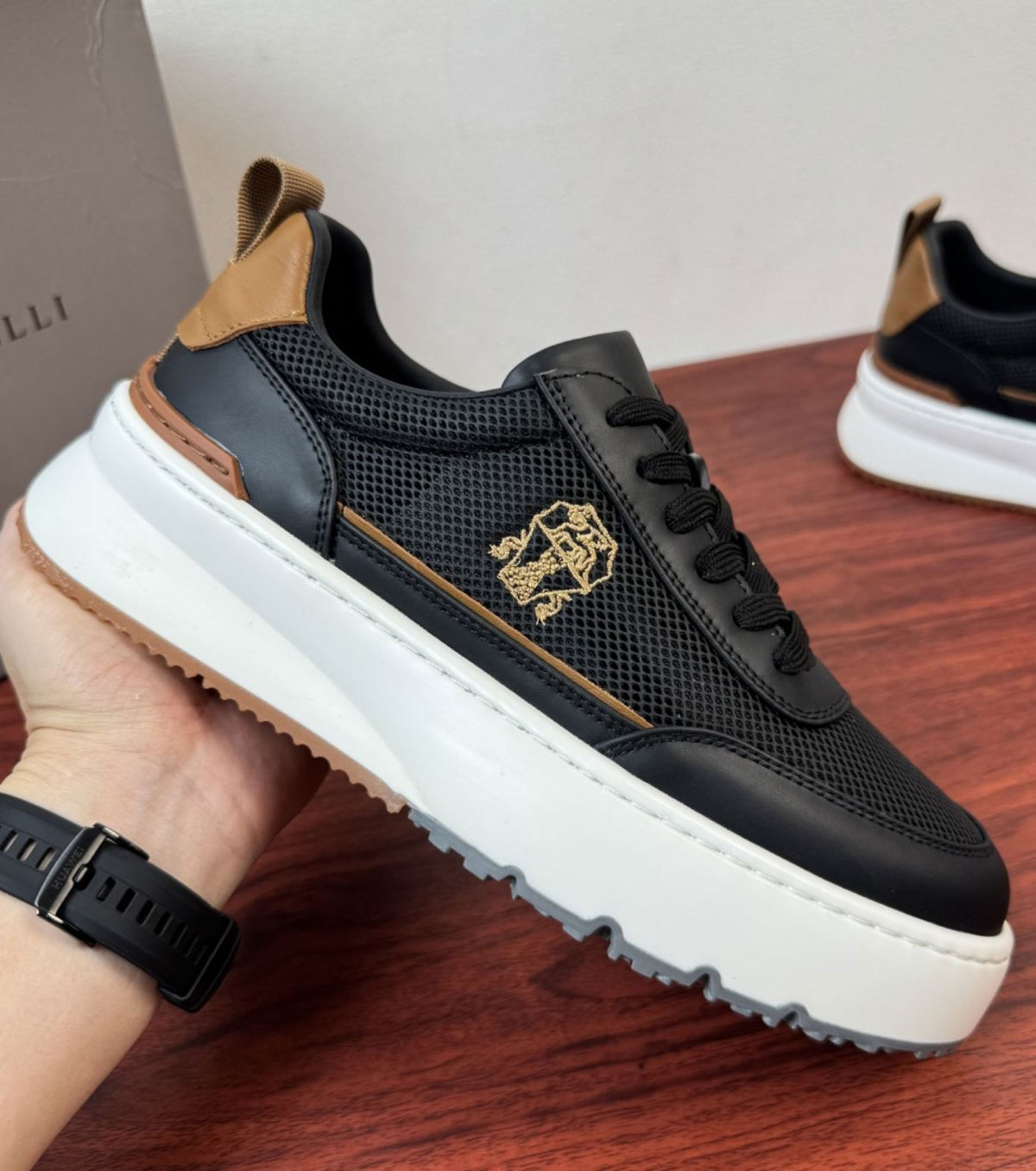 Leather sneakers