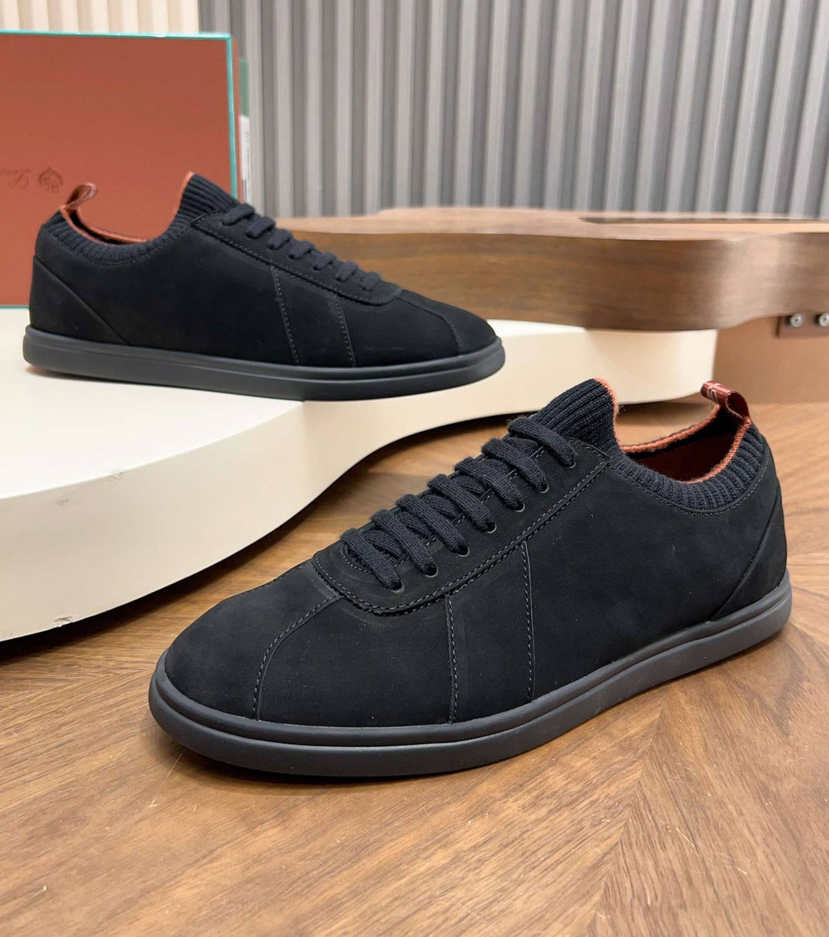 Soho Walk Sneakers