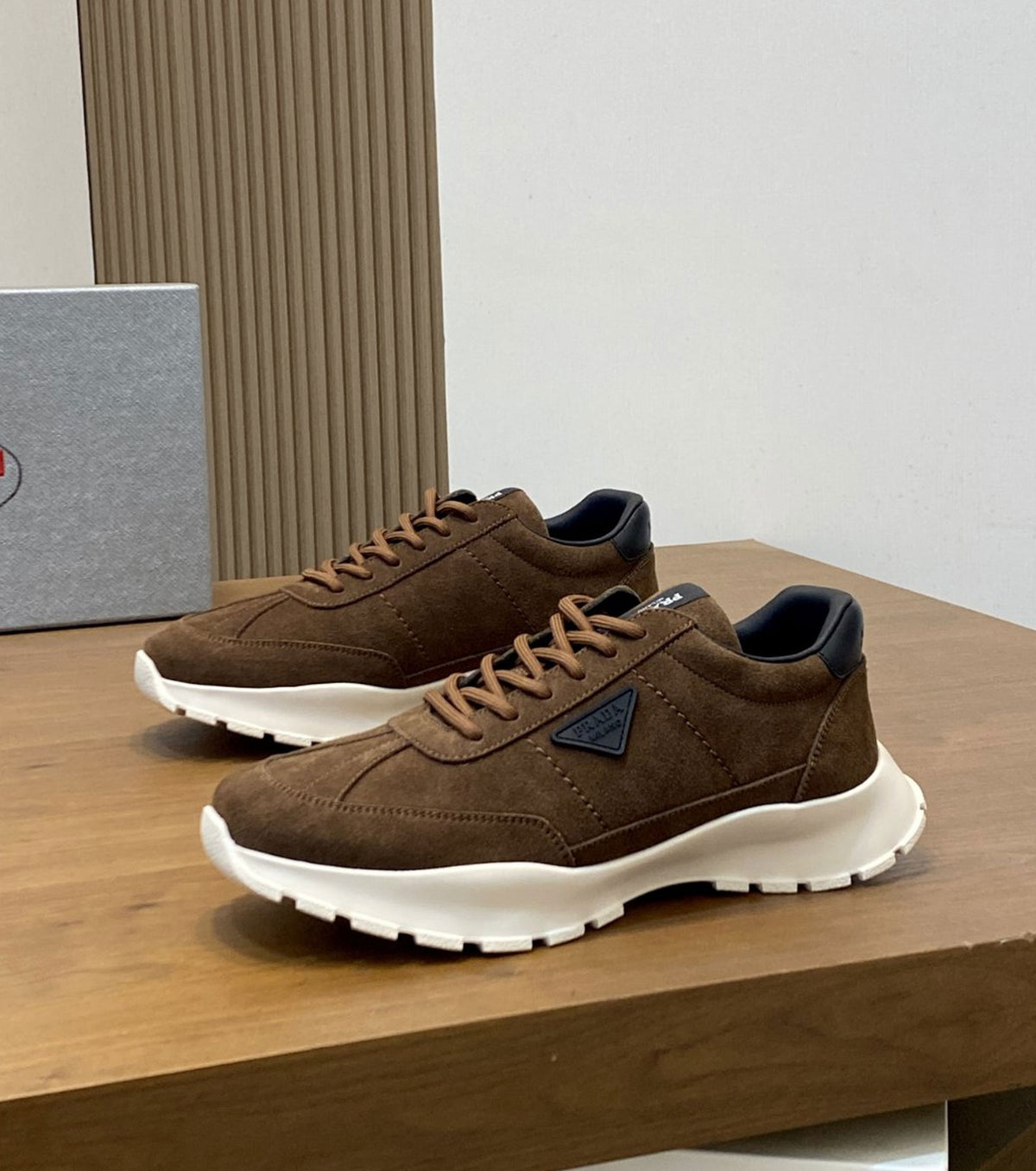 Suede sneaker