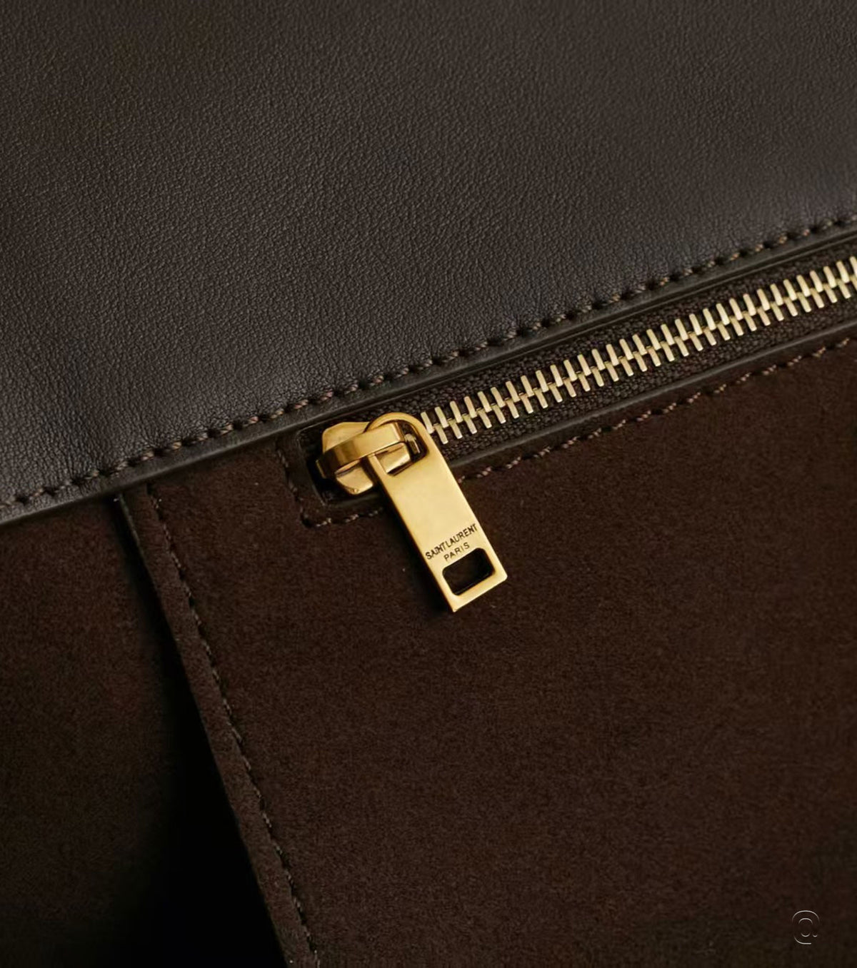 LE 5 À 7 BEA in suede