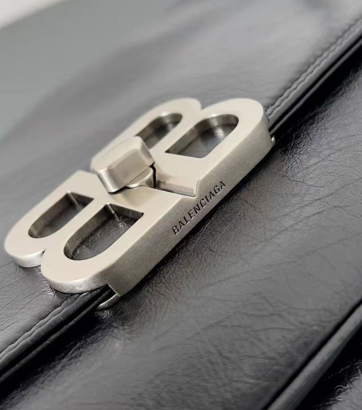 BB Soft Medium Flap leather shoulder bag