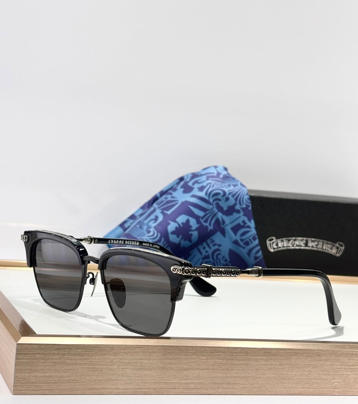 Vertical Smile II Glasses