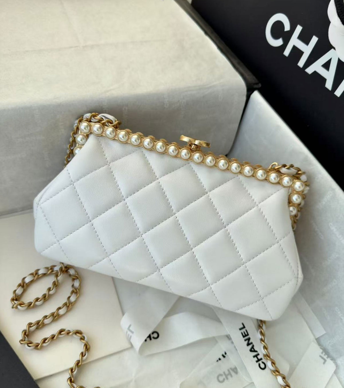 Clutch with chain
