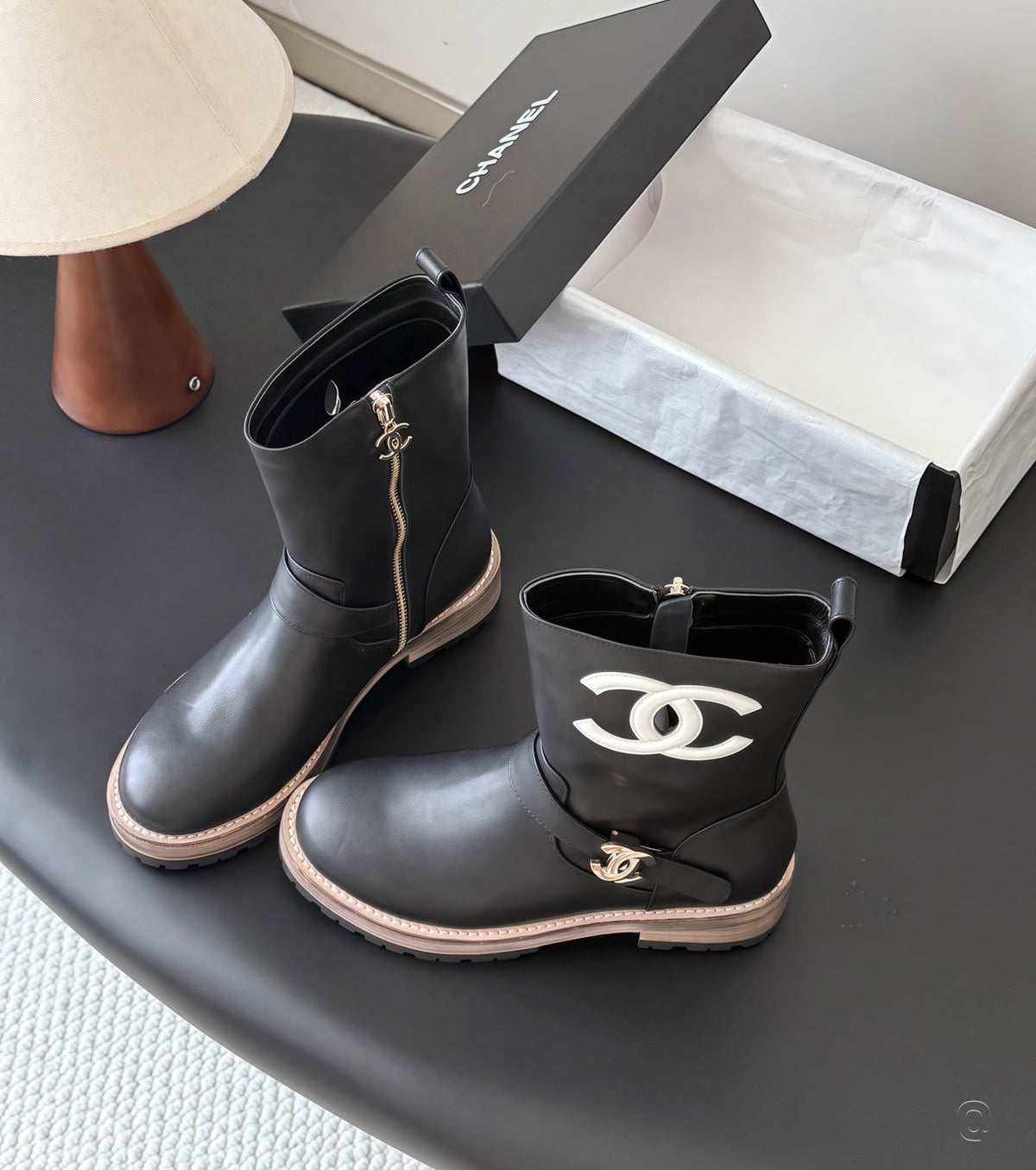 Short boots