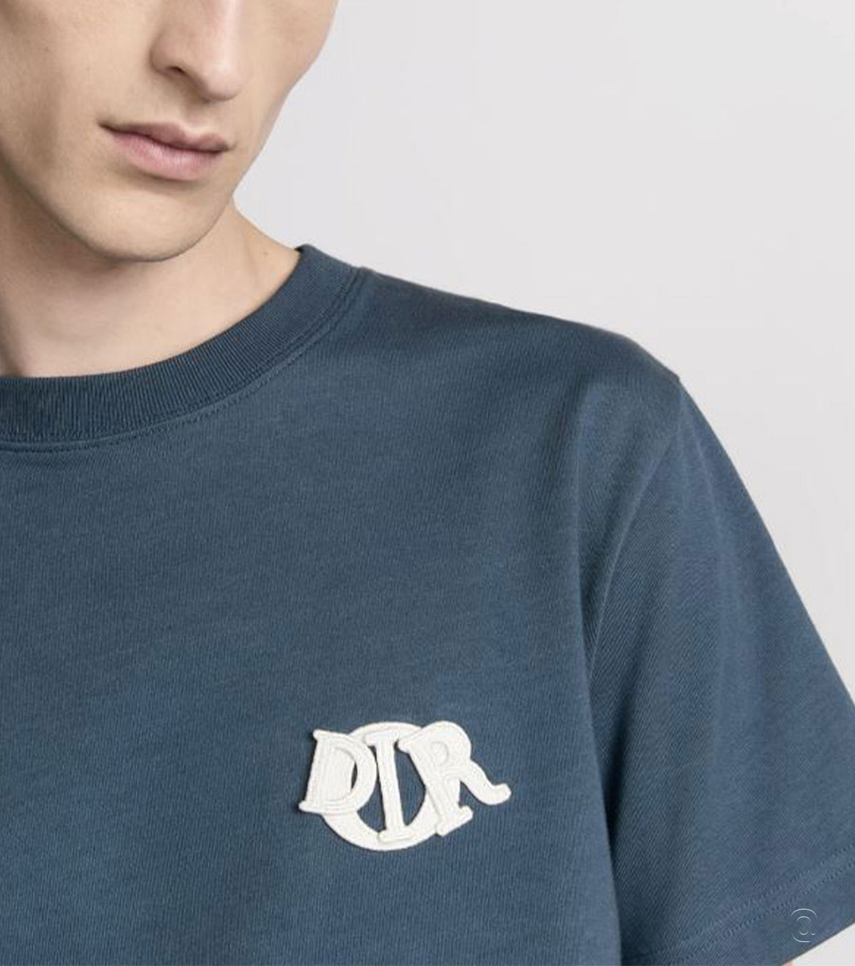 Charm T-Shirt DR4040