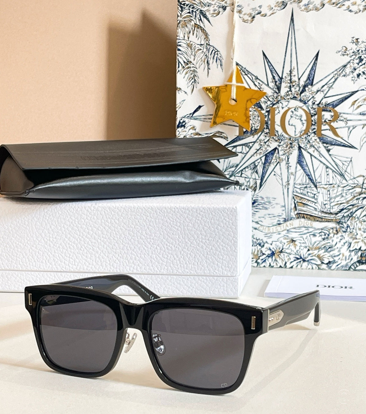 Tailoring SUNGLASSES