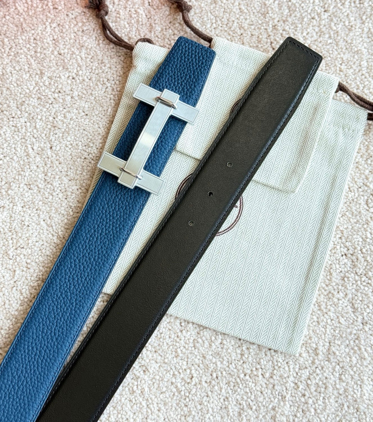 H Jumping belt buckle