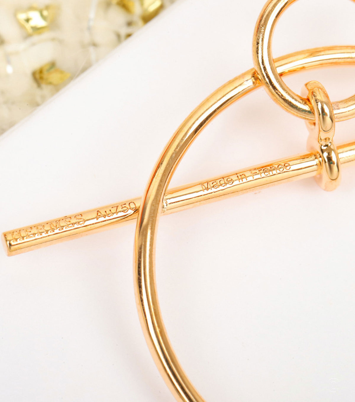 Обеци с кръгла форма