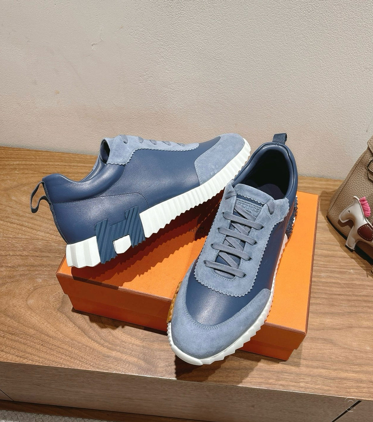 Bouncing sneaker