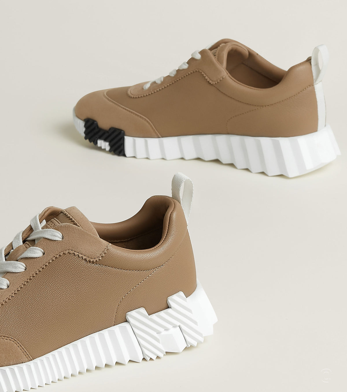 Bouncing sneaker