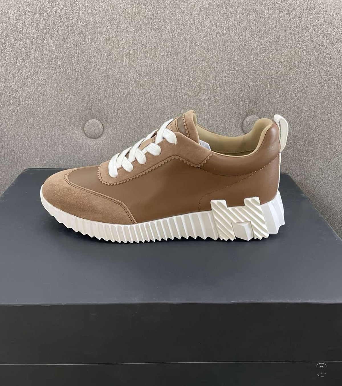 Bouncing sneaker