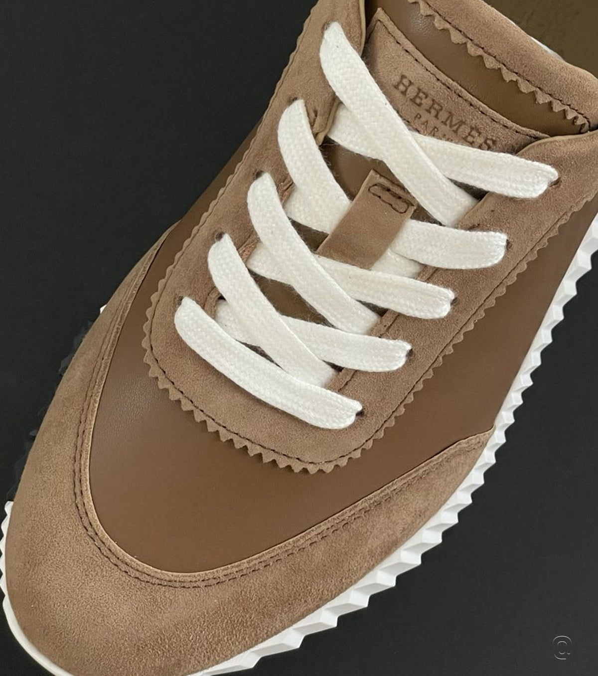 Bouncing sneaker