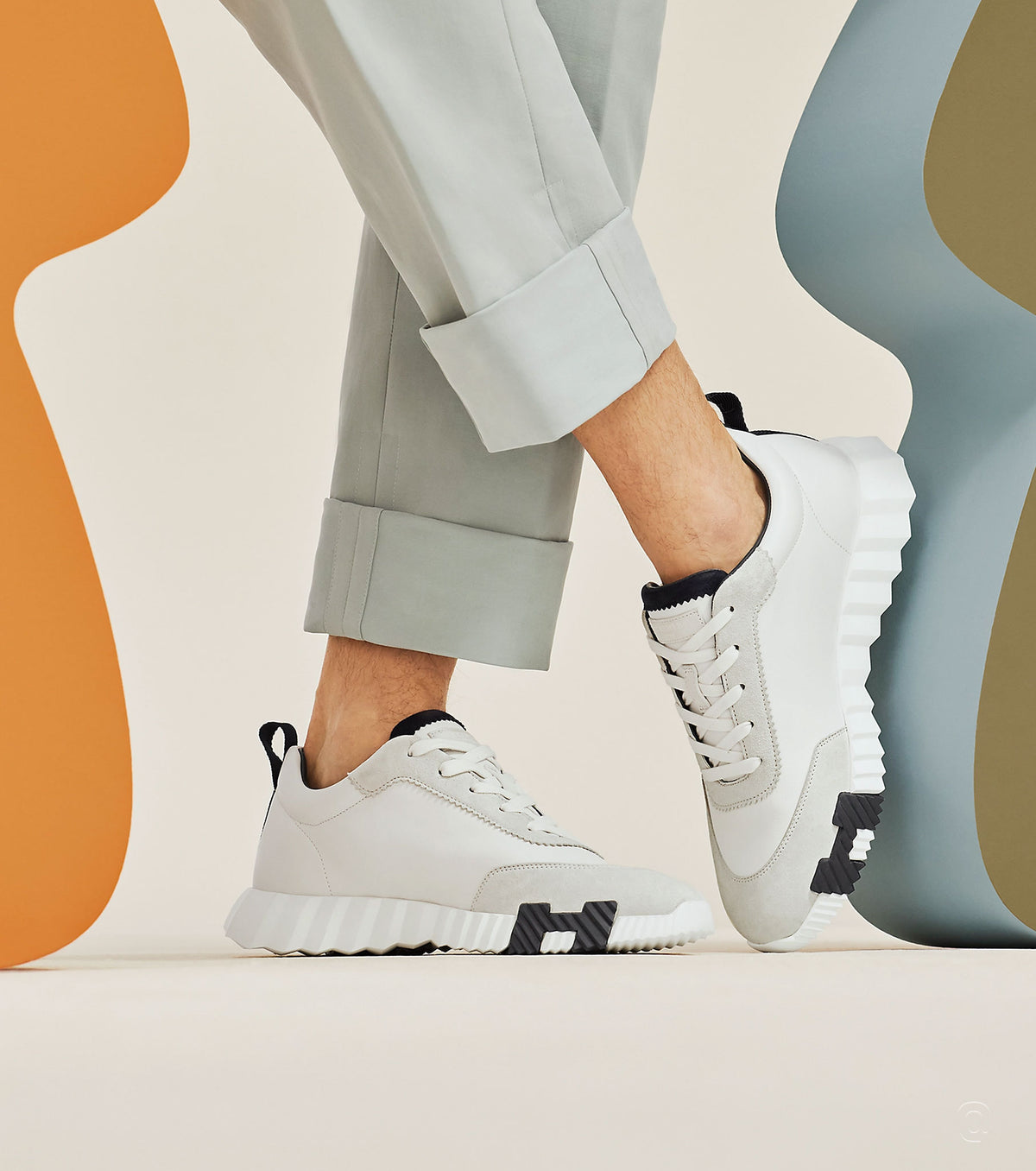 Bouncing sneaker