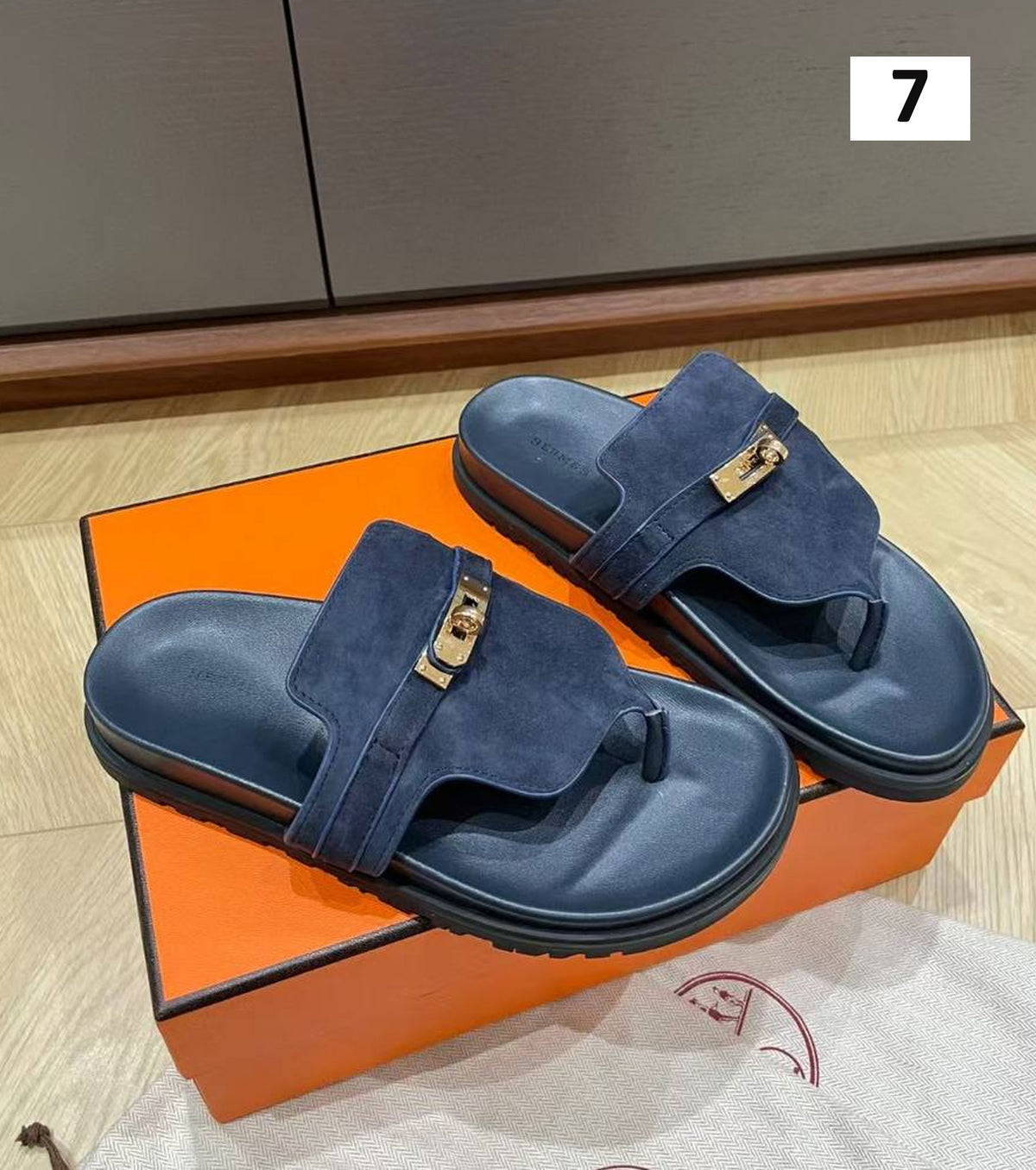 Empire sandal