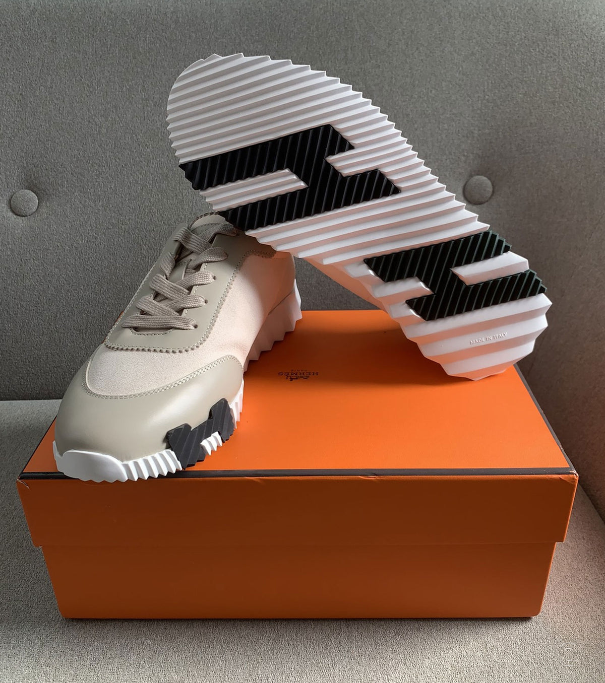 Bouncing sneaker