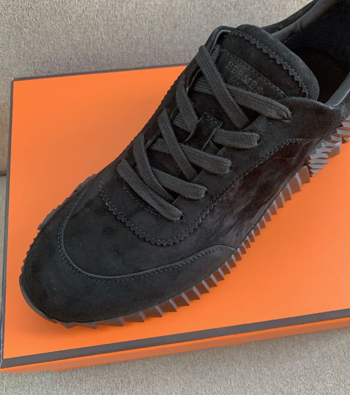Bouncing sneaker
