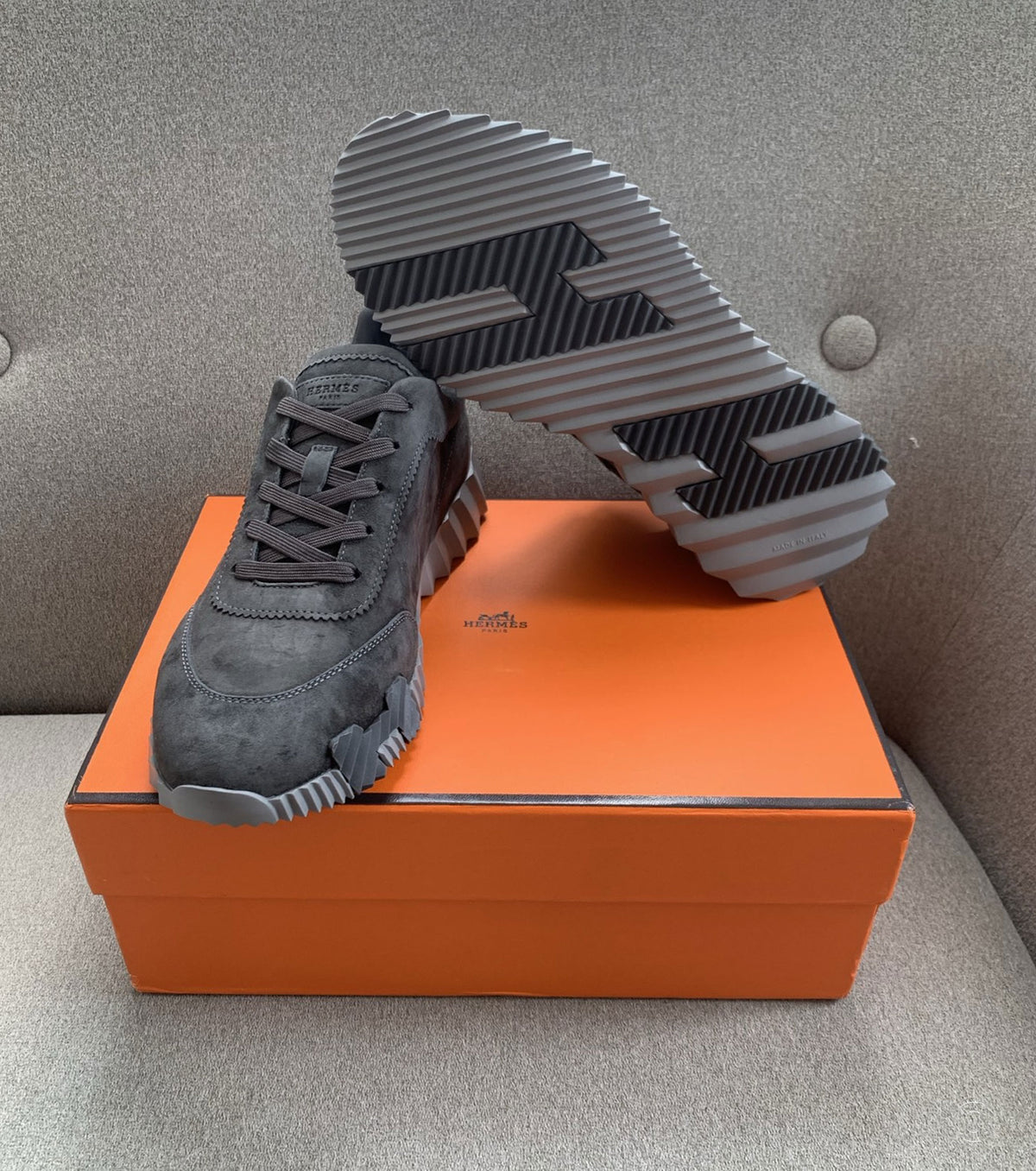 Bouncing sneaker