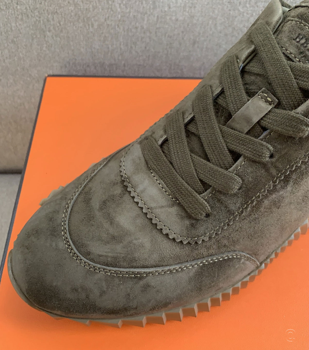 Bouncing sneaker
