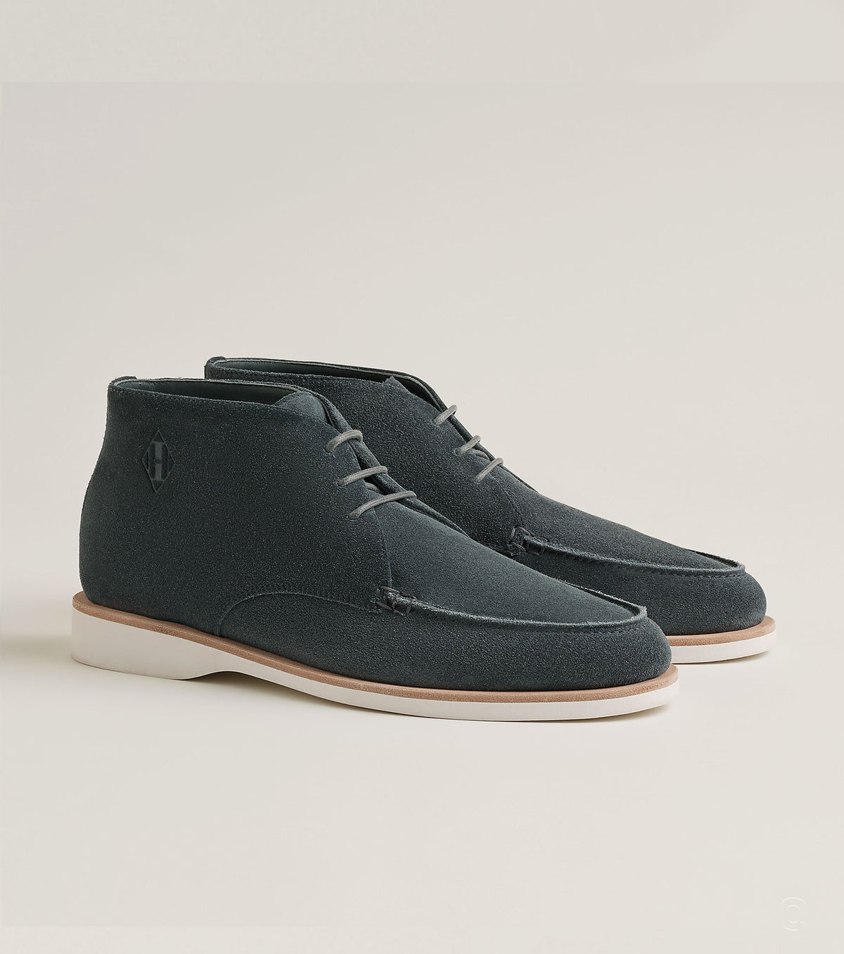 Line derby shoe