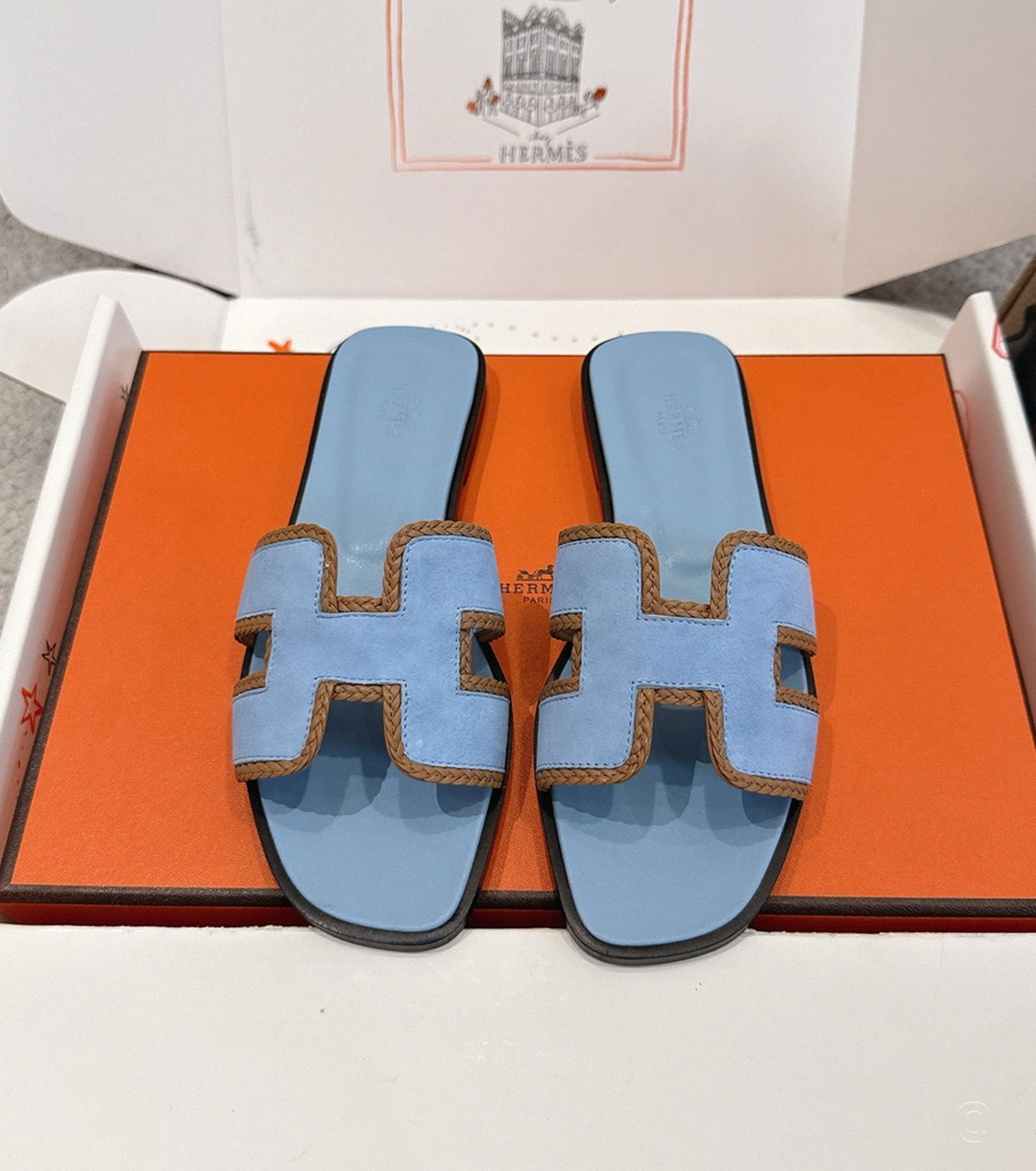Oran sandal