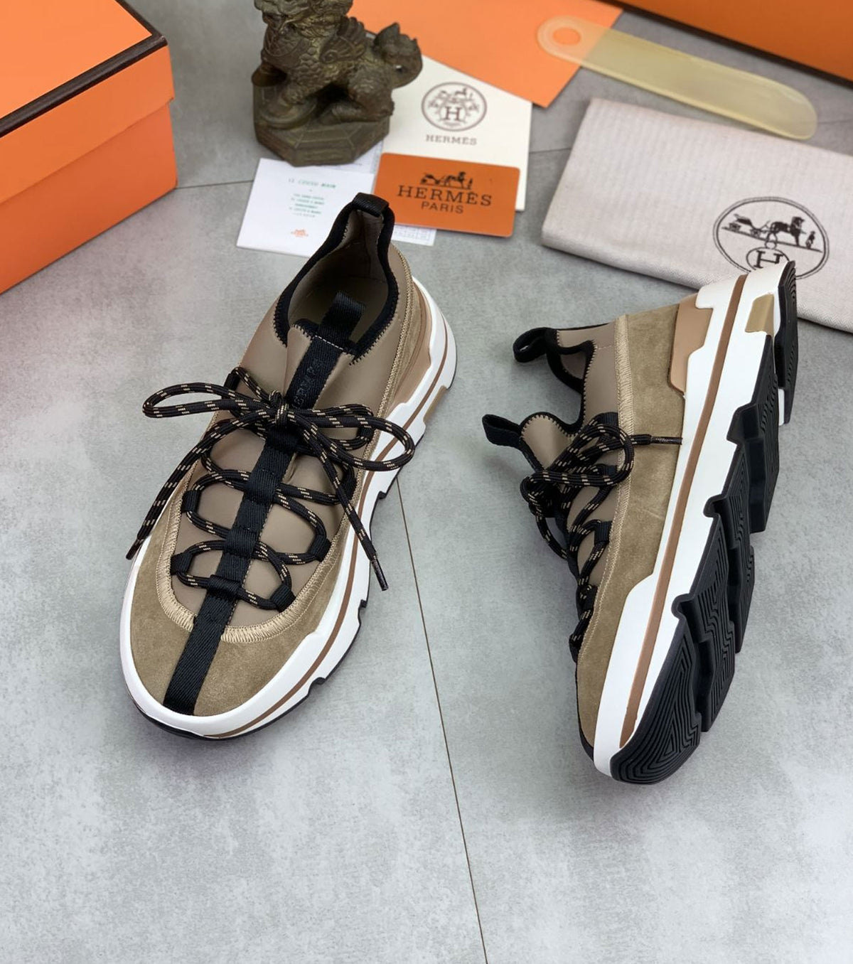Moove sneakers