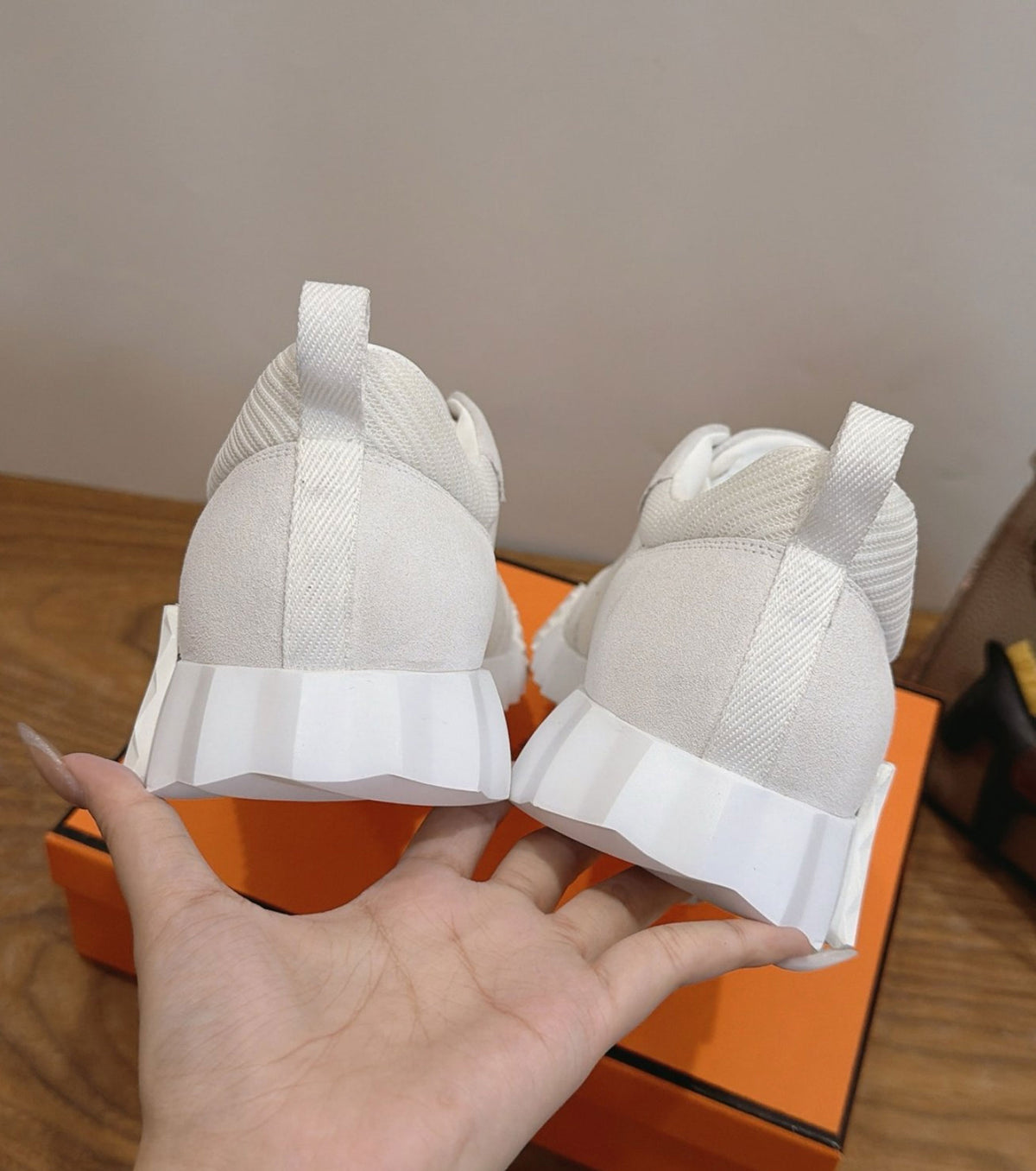 Bouncing sneaker