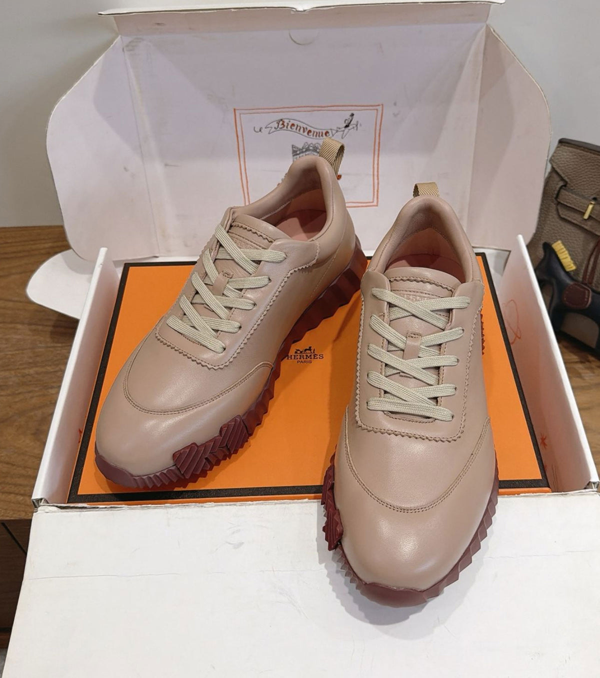 Bouncing sneaker