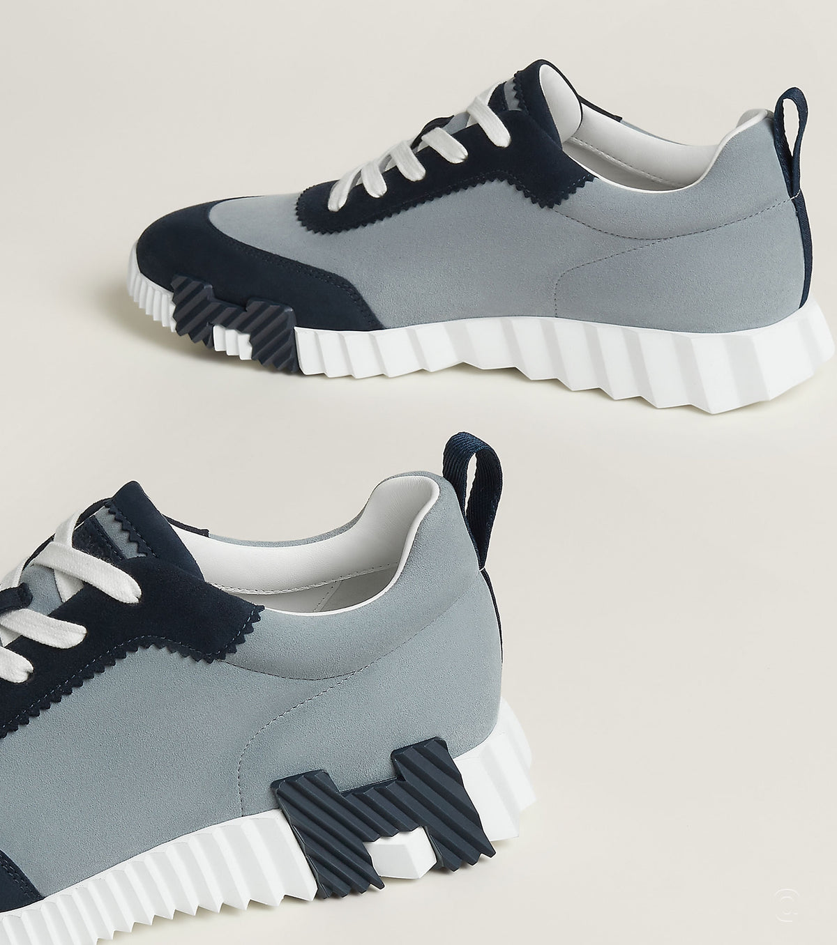 Bouncing sneaker