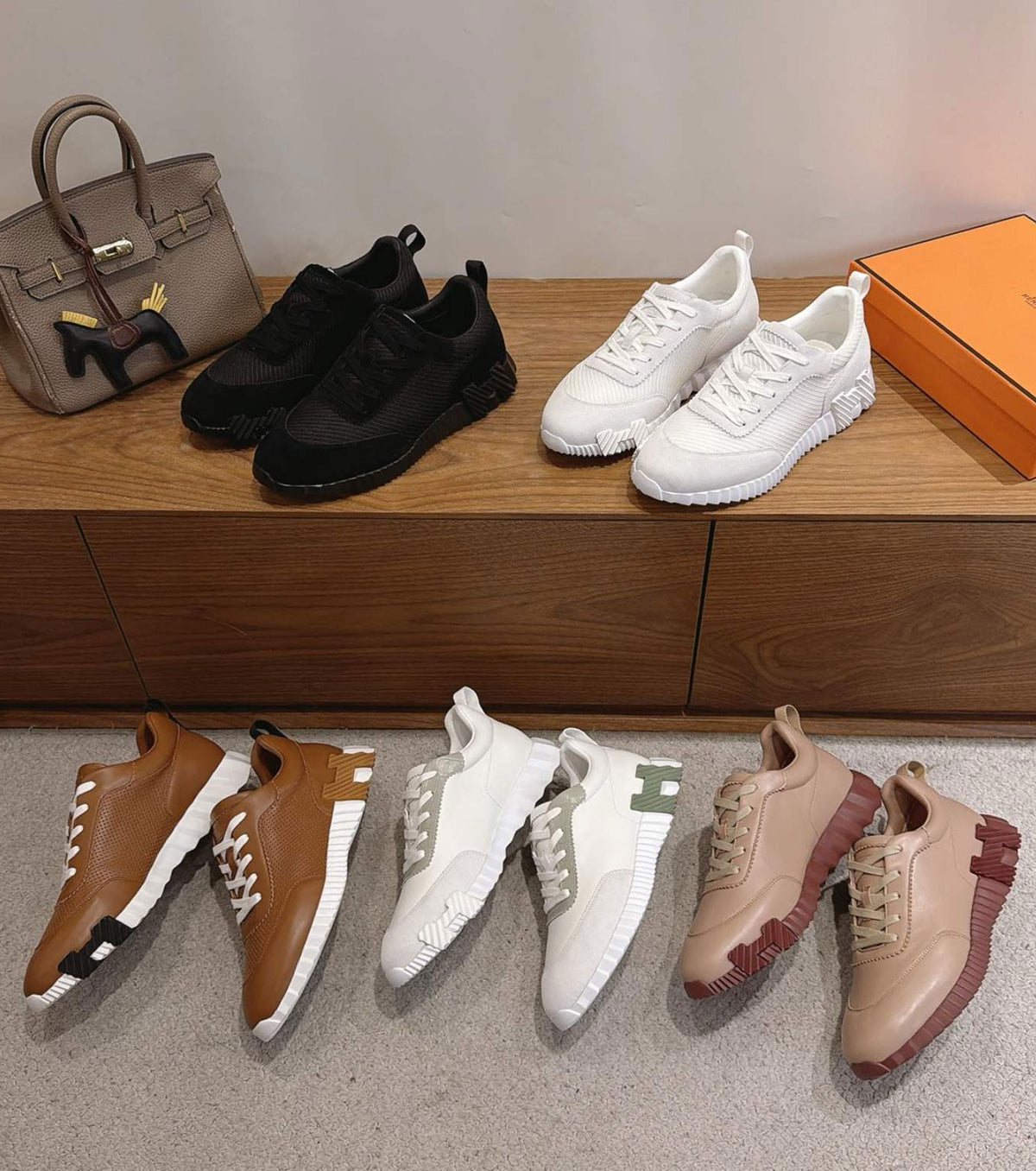 Bouncing sneaker