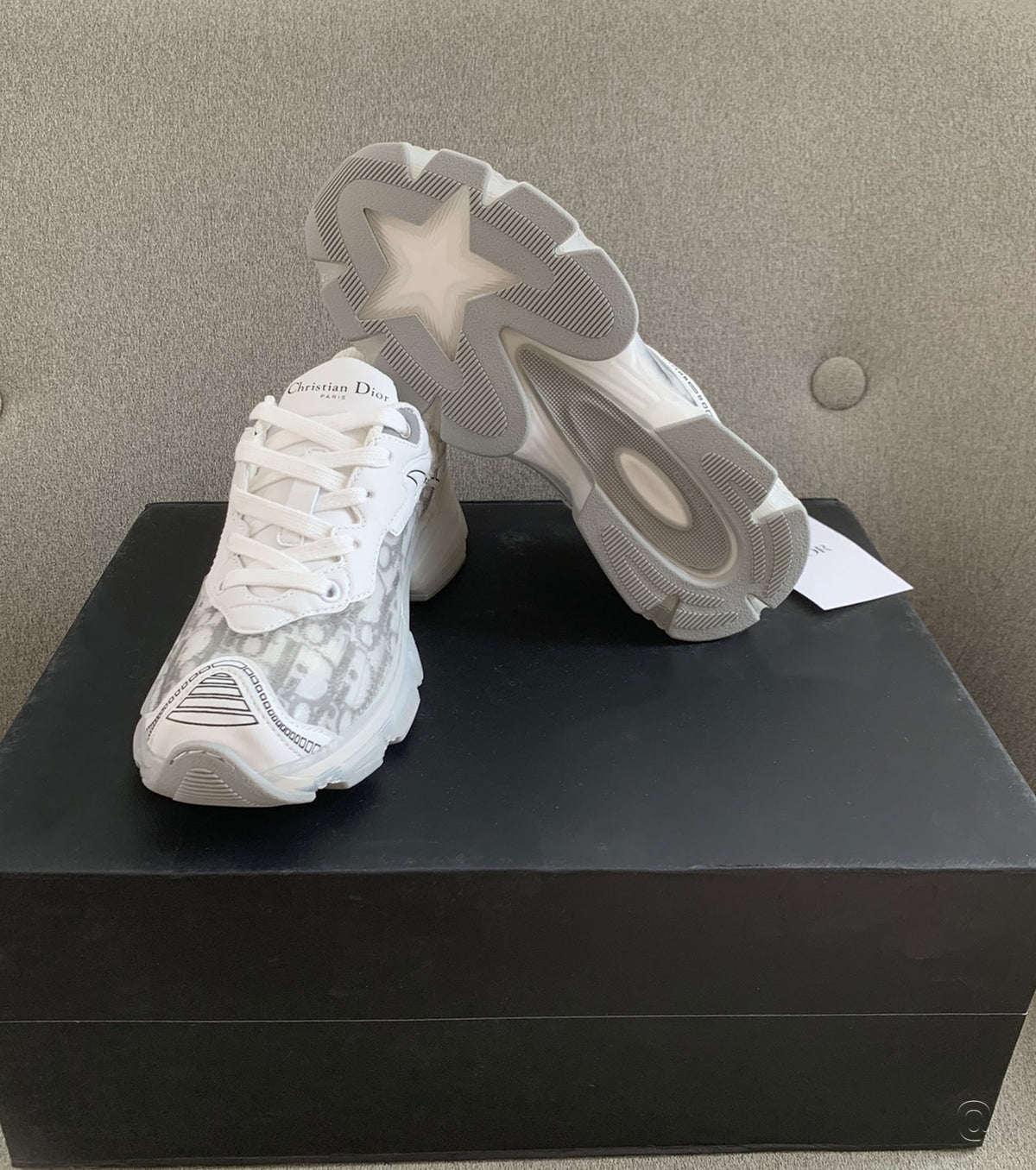 Vibe Sneaker