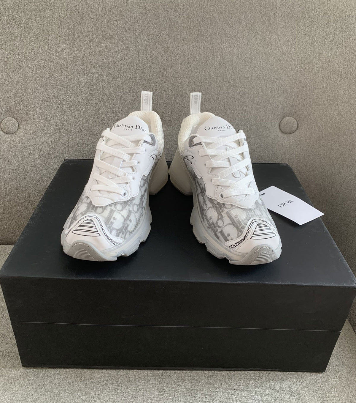 Vibe Sneaker