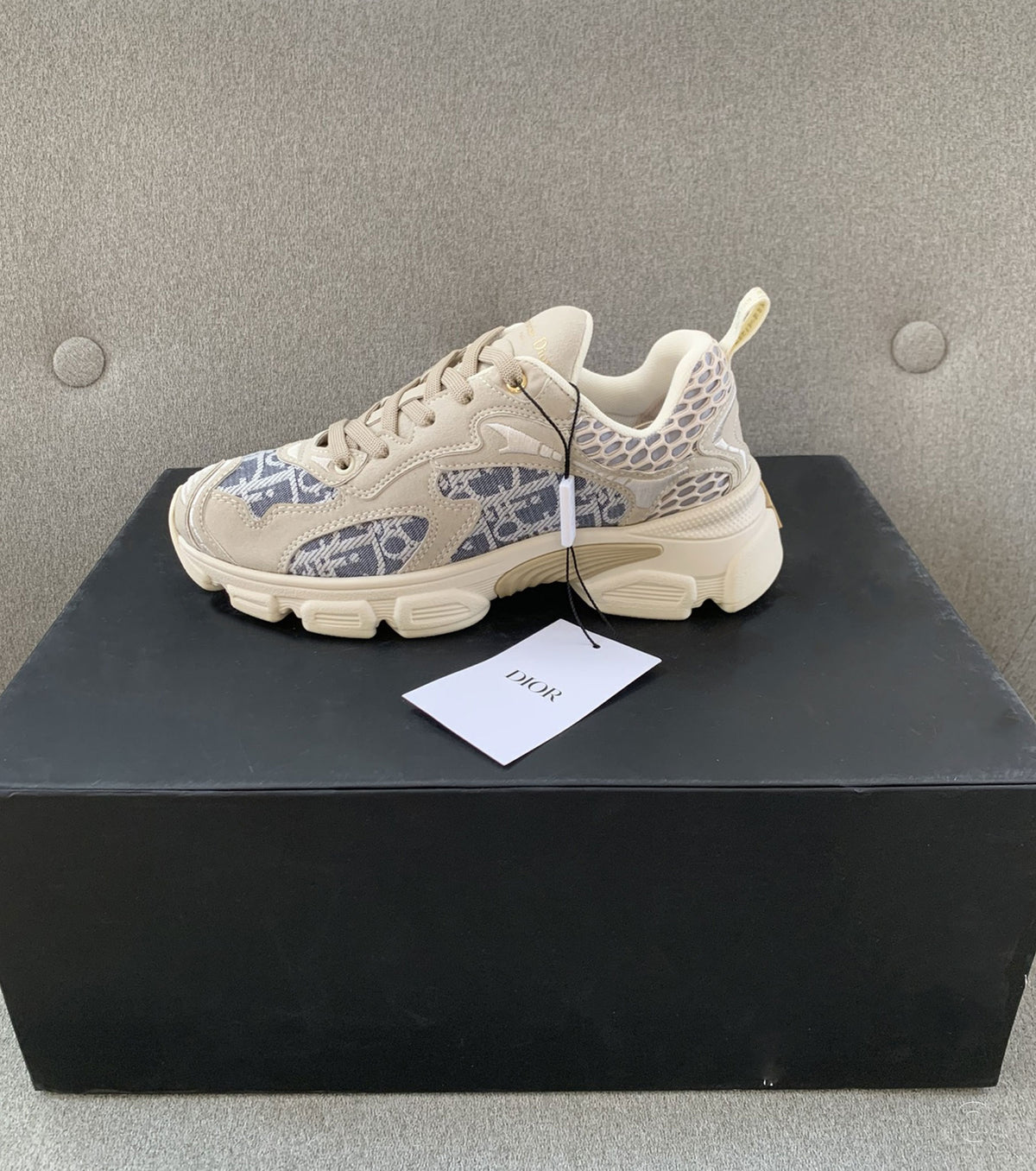 Vibe Sneaker