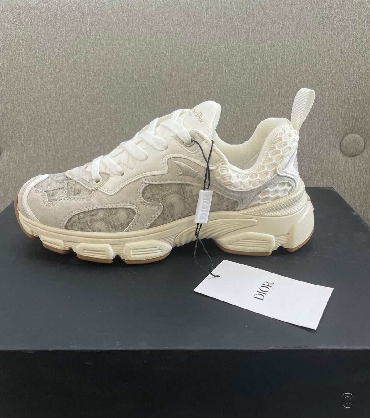 Vibe Sneaker