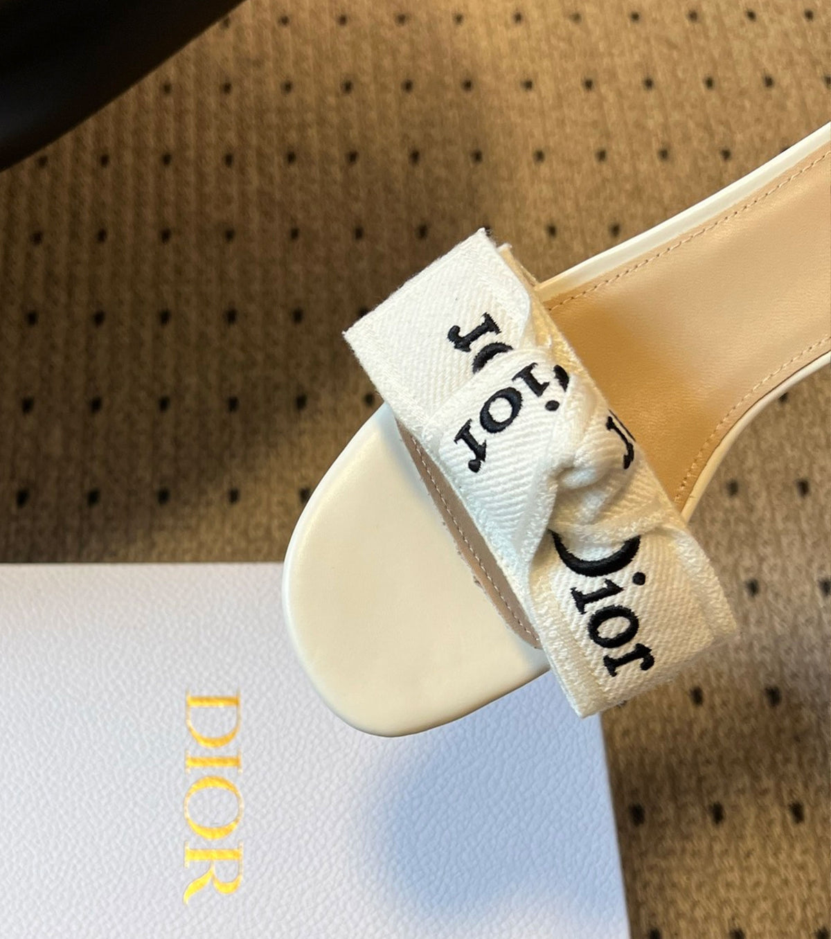 Heeled Slide
