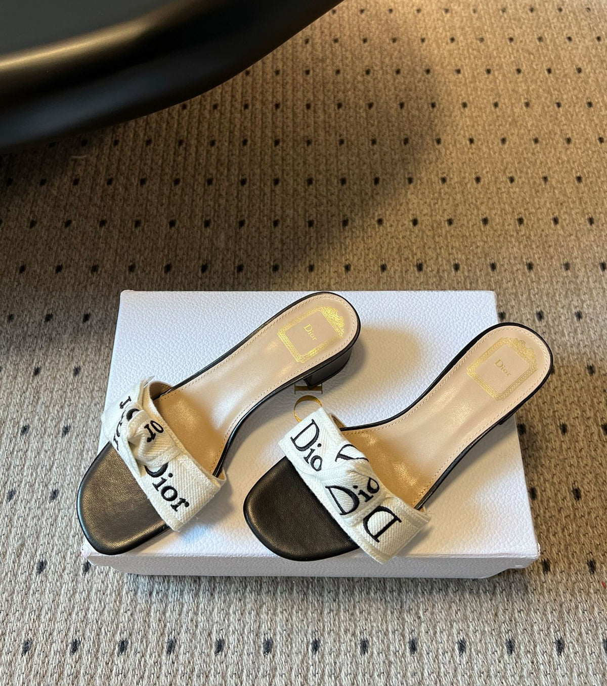 Heeled Slide
