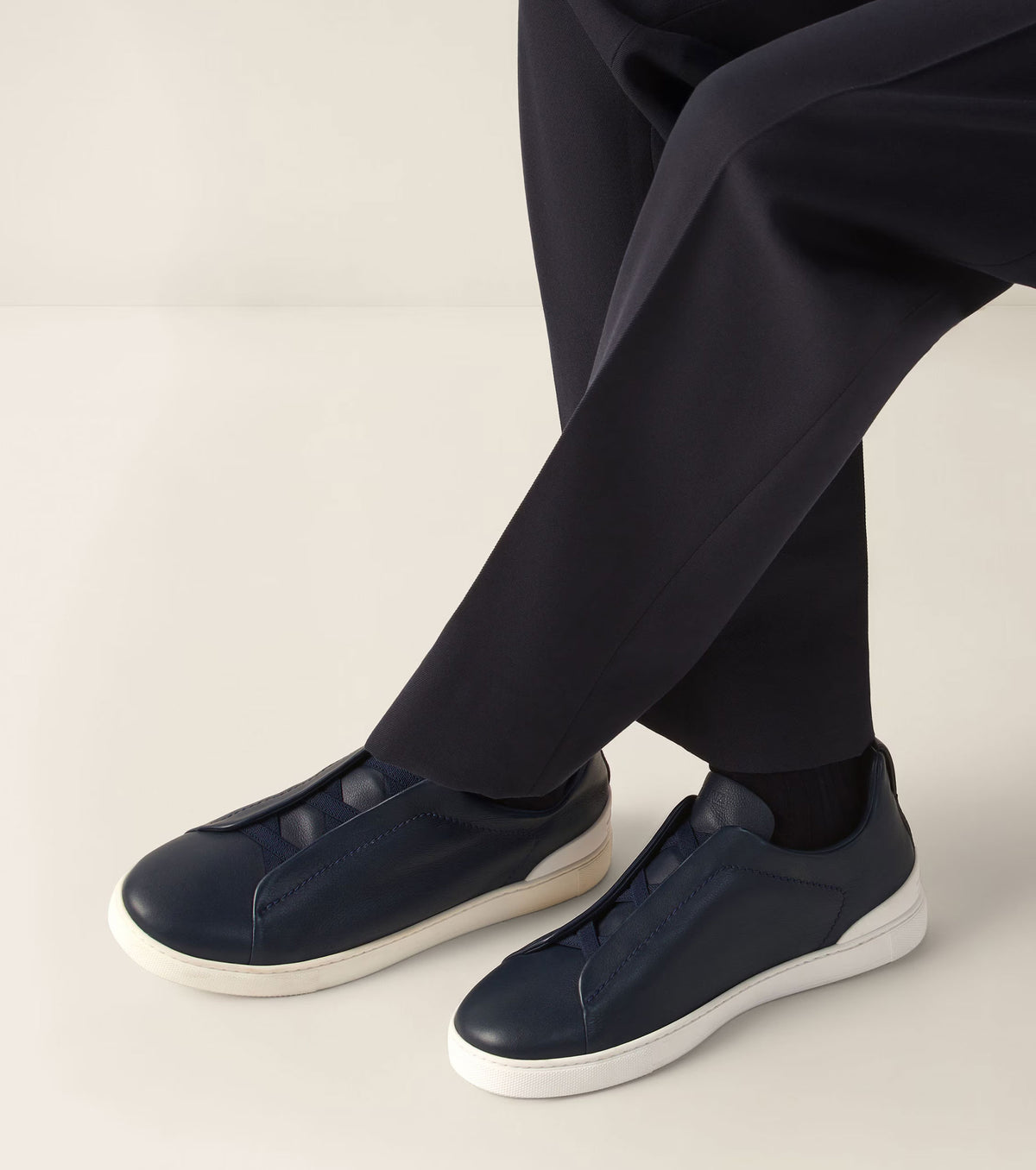 SECONDSKIN Sneakers