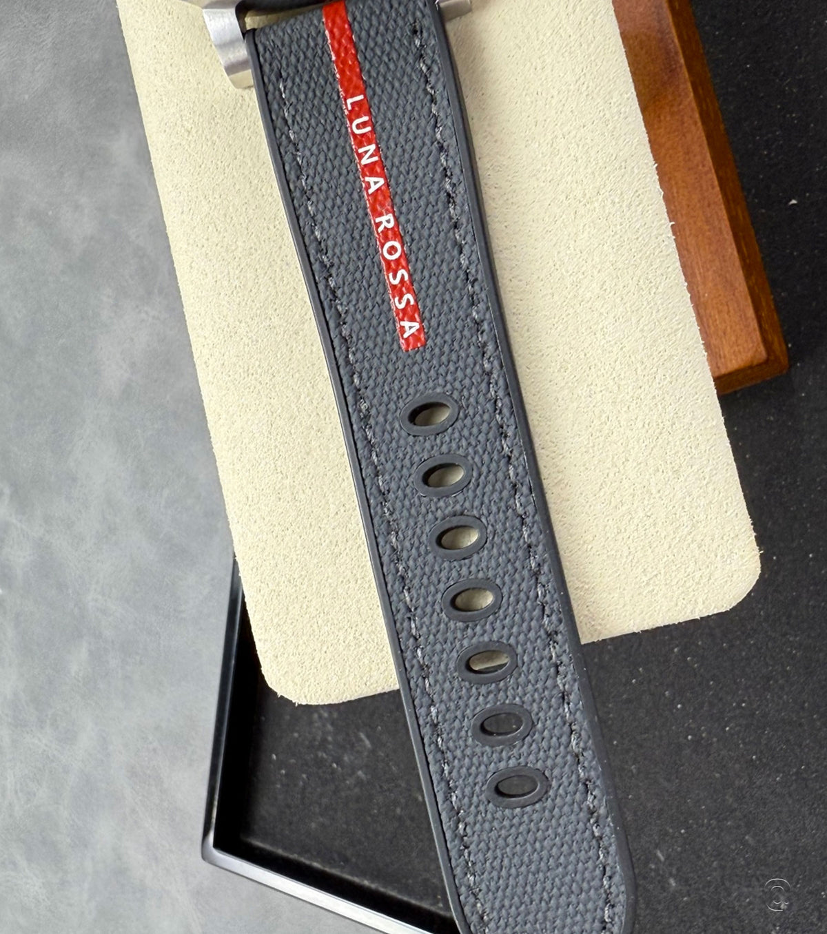 Submersible Luna Rossa