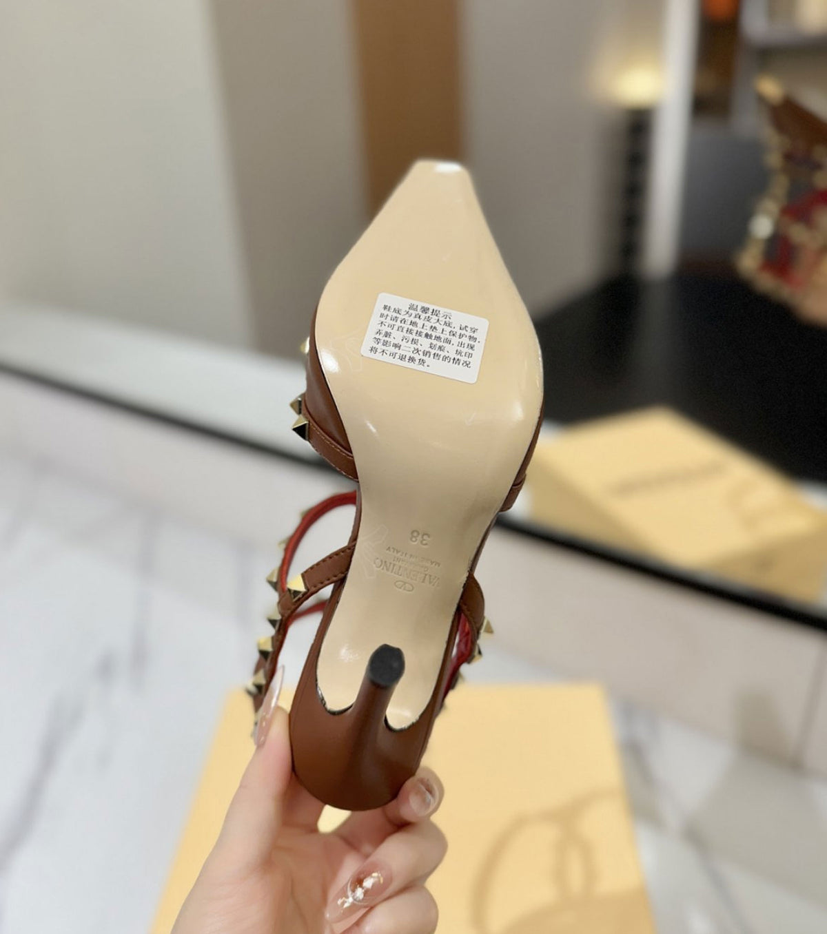 Rockstud Leather Pumps
