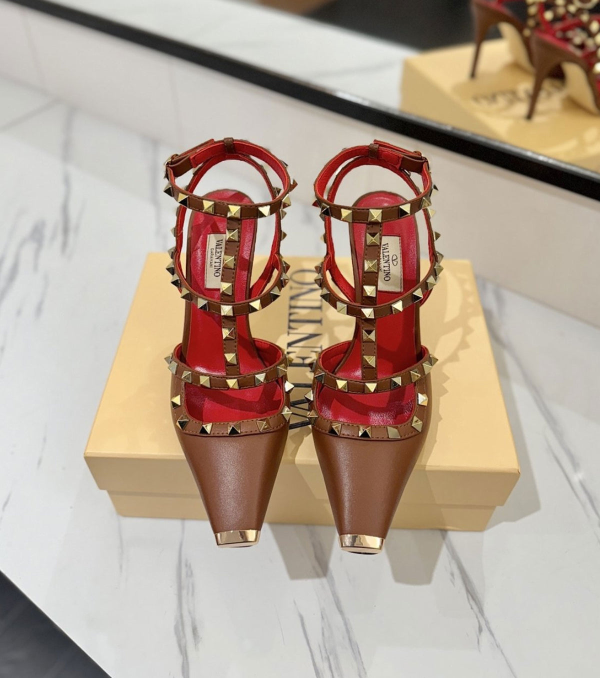 Rockstud Leather Pumps